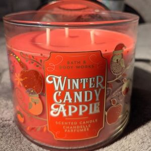 BATH & BODY WORKS CANDLE -WINTER CANDY APPLE - NEW